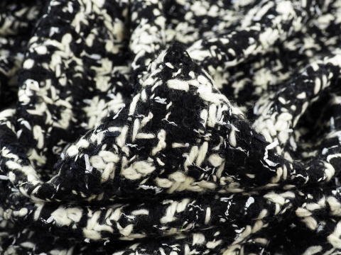 czarno-biała chanelka w kratkę