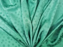 jedwab wytłaczany w groszki w kolorze miętowym