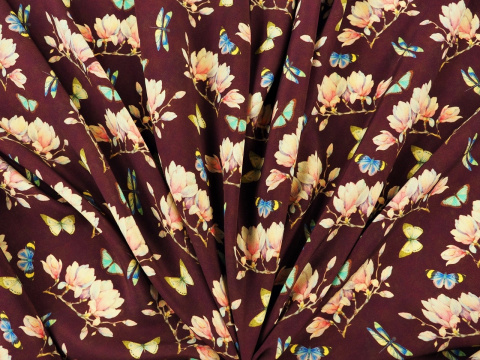 bordowy jedwab w magnolie i motyle bordowy jedwab w magnolie i motyle
