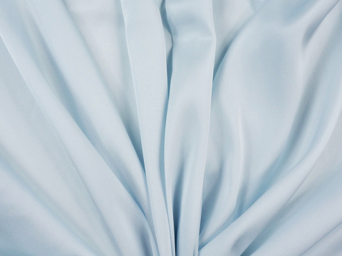 jasny błękitny jedwab