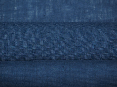 len w kolorze ciemny niebieski denim