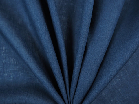 len w kolorze ciemny niebieski denim