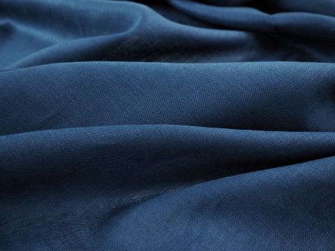 len w kolorze ciemny niebieski denim