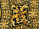 czarny jedwab w złote ornamenty