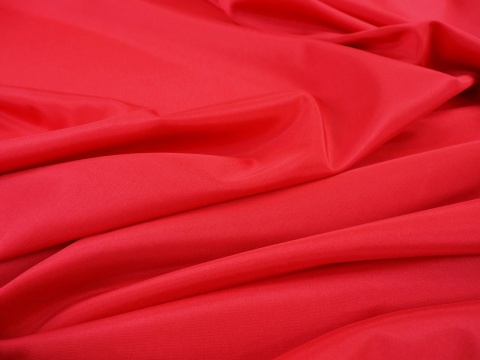 podszewka w kolorze czerwonym malinowym