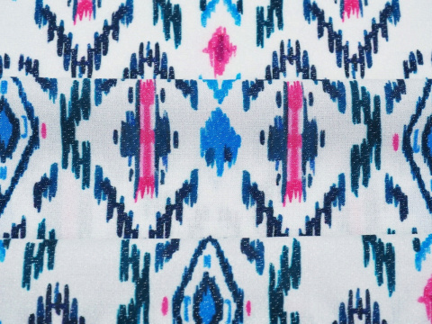 biała wiskoza we wzór ikat biała wiskoza we wzór ikat