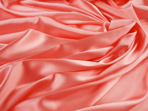 jedwab w kolorze brzoskwiniowego różu