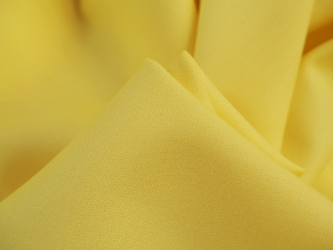 elastyczna wełna w jasnym żółtym pastelowym kolorze elastyczna wełna w jasnym żółtym pastelowym kolorze