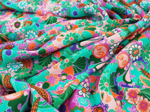 miętowa wiskoza w kwiaty i paisley