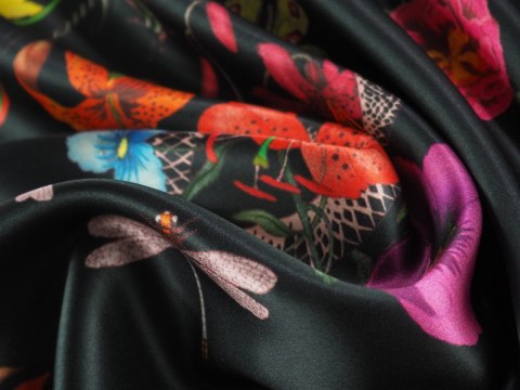 Jedwab Gucci - Węże i lilie na czerni Jedwab Gucci - Węże i lilie na czerni