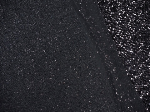 czarne cekiny na tiulu