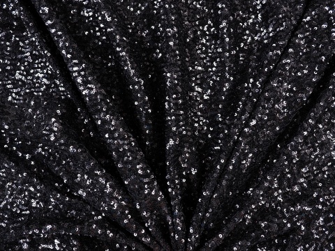 czarne cekiny na tiulu