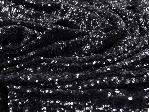 czarne cekiny na tiulu