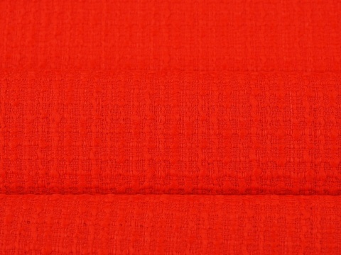 chanelka w kolorze jasnym czerwonym