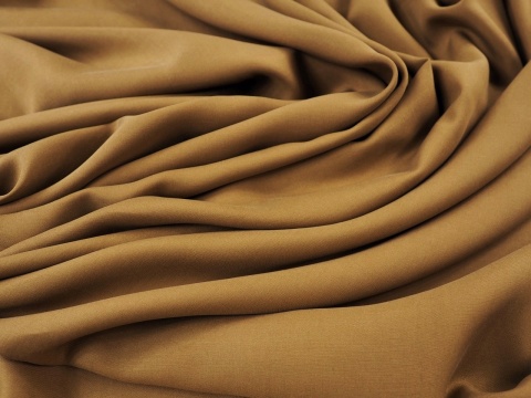 tencel w kolorze ciemnego beżu