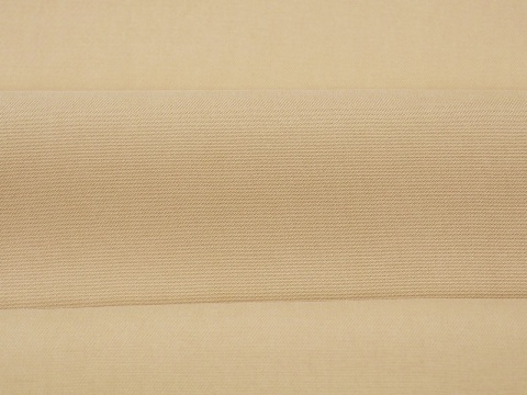 tencel w kolorze jasnego beżu