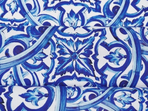 bawełna w niebieskie ornamenty w medalionach bawełna w niebieskie ornamenty w medalionach