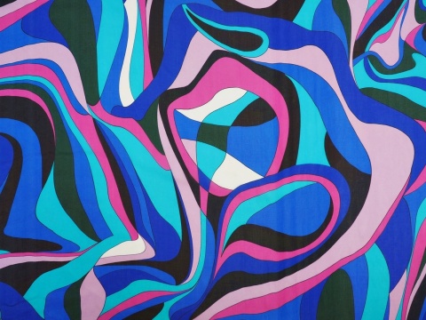 jedwab o abstrakcyjnym wzorze niebiesko-różowym