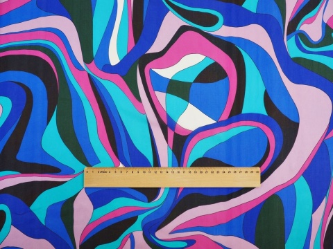 jedwab o abstrakcyjnym wzorze niebiesko-różowym