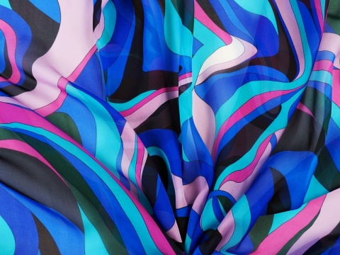 jedwab o abstrakcyjnym wzorze niebiesko-różowym