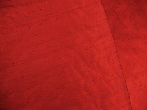 jedwab szantung w kolorze rdzawym wiśniowym