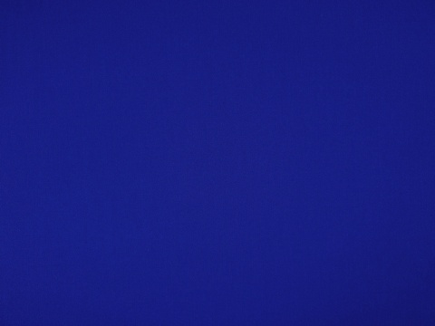 krepa wełniana w kolorze niebieskim