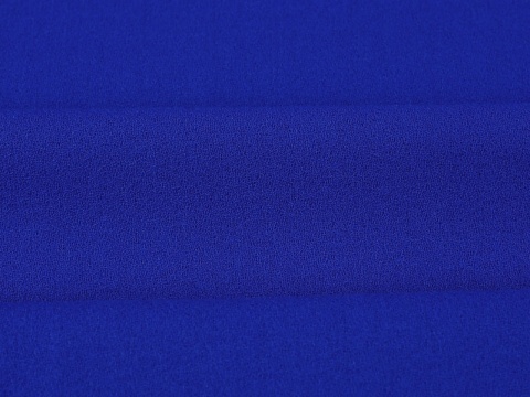 krepa wełniana w kolorze niebieskim