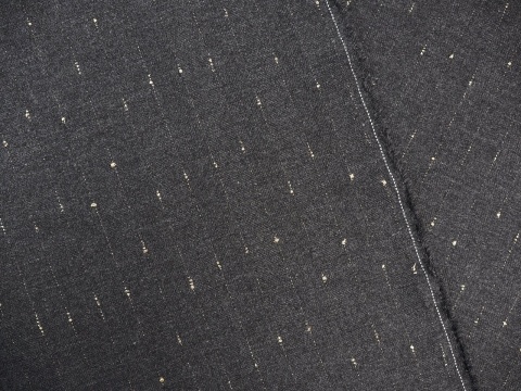 szara tkanina w pionowe, delikatne, złote paski