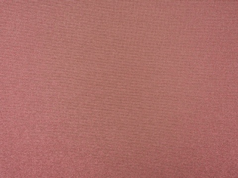 pudrowo różowa dzianina z lurexem