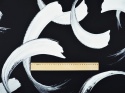 czarny jedwab w duże, białe maźnięcia
