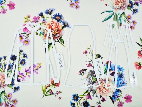 biały jedwab w kwiaty