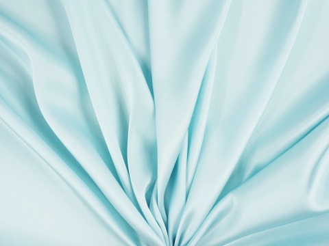 jedwab w kolorze lodowym