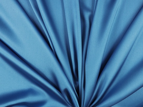błękitny jedwab elastyczny satyna