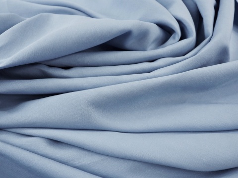 len z wiskozą w kolorze błękitnym