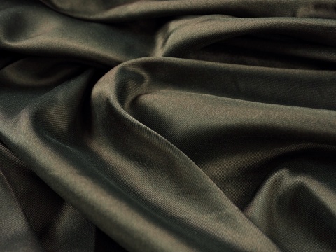 podszewka w kolorze brązowym