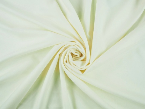 flanela wełniana w kolorze śmietanowym