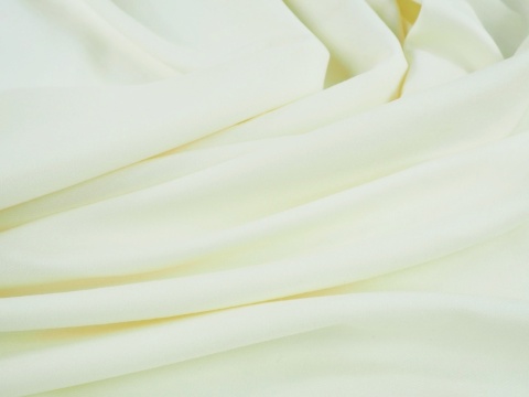 flanela wełniana w kolorze śmietanowym