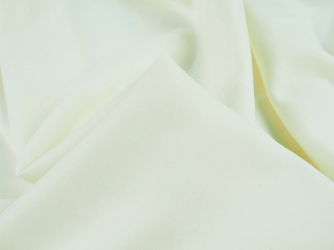 flanela wełniana w kolorze śmietanowym