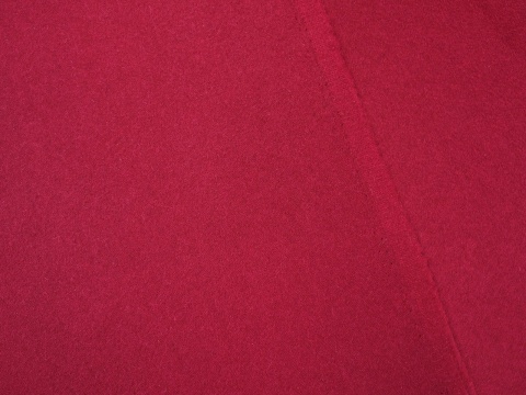 wełna z kaszmirem w kolorze czerwonego wina