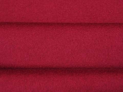 wełna z kaszmirem w kolorze czerwonego wina