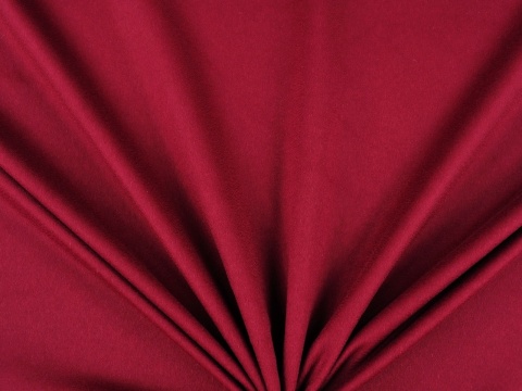 wełna z kaszmirem w kolorze czerwonego wina