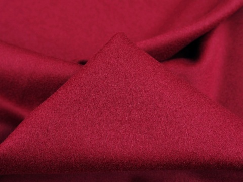 wełna z kaszmirem w kolorze czerwonego wina