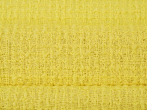 chanelka w kolorze jasnym żółtym