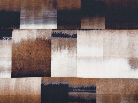 jedwab w pasy z brązem, beżem i czernią