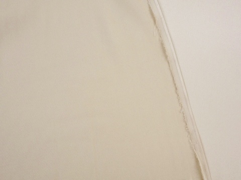 jedwab w kolorze jasnego szampana