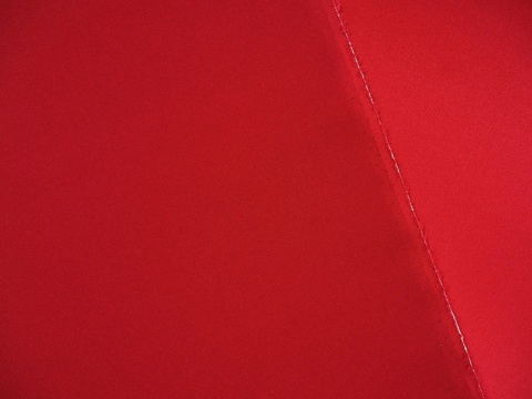 jedwab satyna w kolorze ciemnej czerwieni