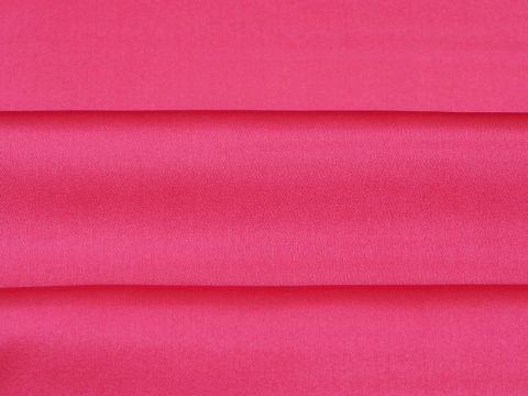 jedwab satyna w kolorze  malinowym różowym