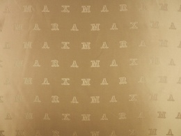 podszewka w kolorze ciepłym beżowym