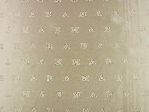 podszewka w kolorze szaro-beżowym