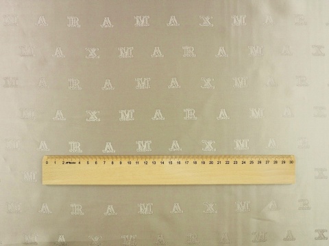 podszewka w kolorze szaro-beżowym